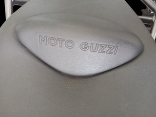 Moto Guzzi V 85 GUARDIA D´ONORE