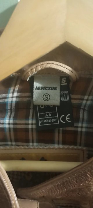 Chaqueta de cuero marrón