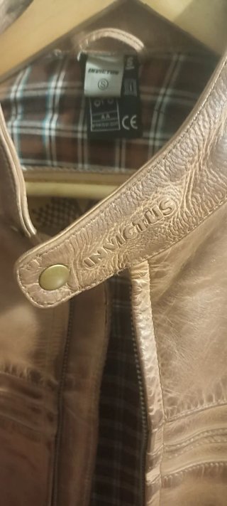 Chaqueta de cuero marrón