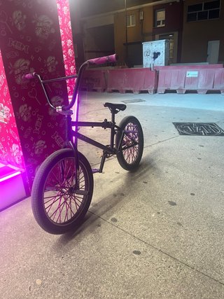 BMX Custom Negra y Morada