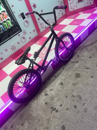 BMX Custom Negra y Morada