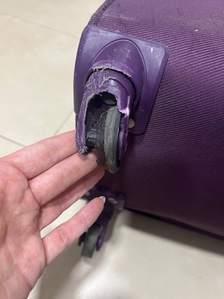 Maleta grande morada Gabol