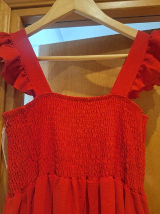 Vestido rojo largo con volantes