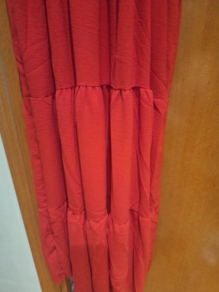 Vestido rojo largo con volantes