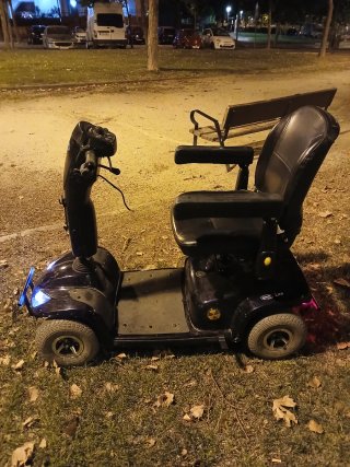 Moto Scooter Invacare Negra