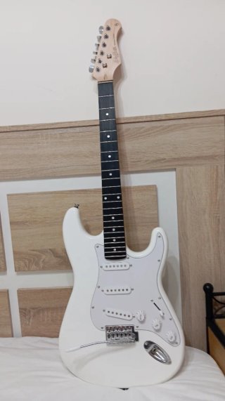 Guitarra Eléctrica Harley Benton Blanca