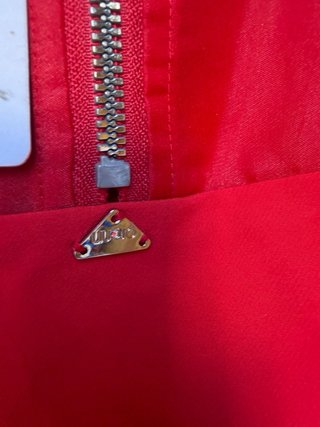 Vestido rojo con pedrería