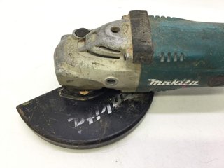 radial makita ga9020 p