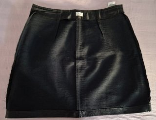 Falda negra de piel Pimkie