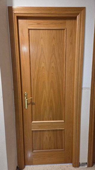 Puertas de madera maciza con y sin cristal