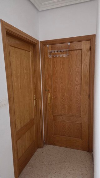 Puertas de madera maciza con y sin cristal