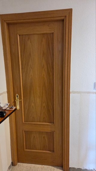 Puertas de madera maciza con y sin cristal
