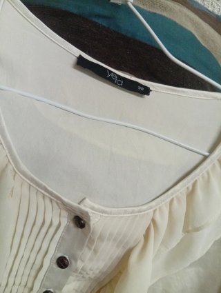 Blusa YERA volantes beige Talla M