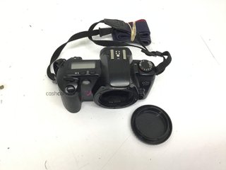 camara vintage canon eos 500