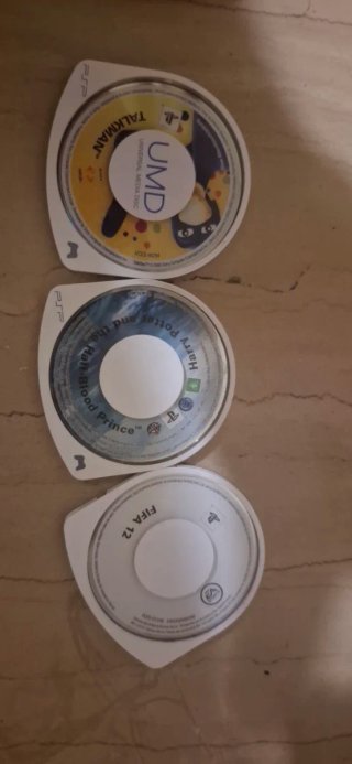 PSP 1004 + 7 Giochi Fisici + 16 digitali + 32GB