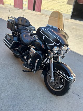 Harley Davidson Electra Glide Negra