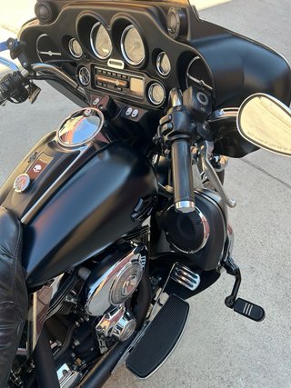 Harley Davidson Electra Glide Negra