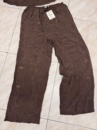 Conjunto  marrón: pantalón y blusa