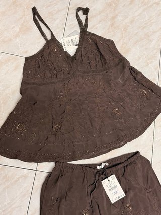 Conjunto  marrón: pantalón y blusa