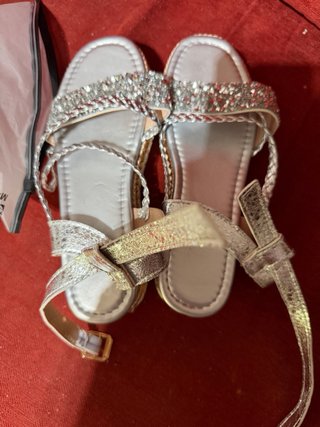 Chanclas plateadas con pedrería