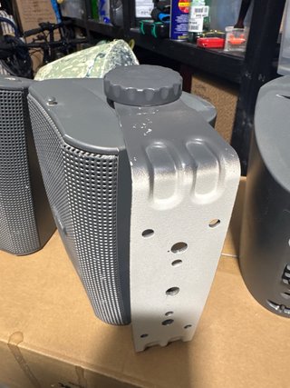 Altavoces QSC AD-S32T con soporte