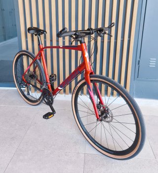 Bicicleta de carretera roja