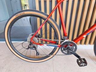 Bicicleta de carretera roja