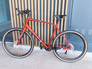 Bicicleta de carretera roja