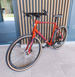 Bicicleta de carretera roja