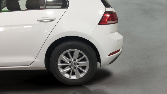 Volkswagen Golf Business 1.0 TSI 81 kW (110 CV)
