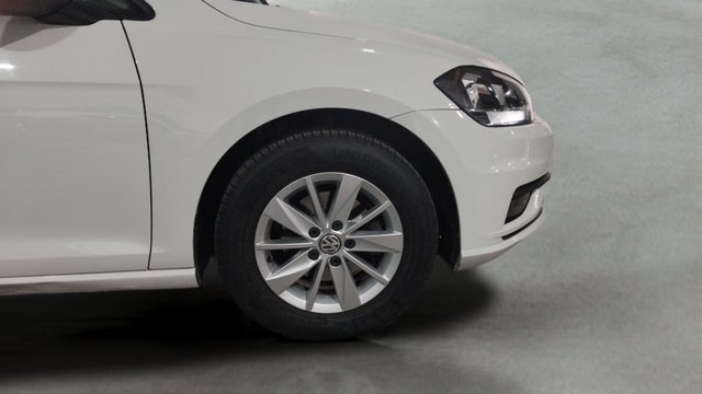 Volkswagen Golf Business 1.0 TSI 81 kW (110 CV)