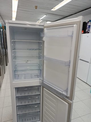 Nevera Beko Estrecha