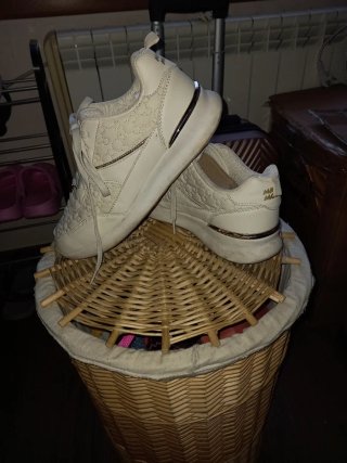Zapatillas Beige/Blanco con Dibujos
