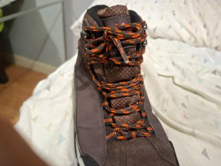 Botas de montaña impermeables marrones chica nueva