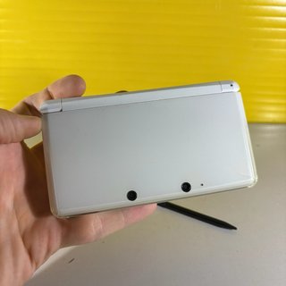Nintendo 3DS Bianco con caricatore e stilo