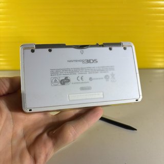 Nintendo 3DS Bianco con caricatore e stilo