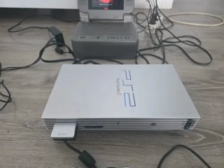 Sony PlayStation 2 PS2 FAT SCPH-50004 PAL + controller