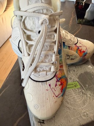 Zapatillas Baloncesto Multicolor y Blancas