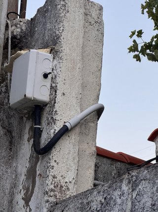 Puerta metálica para finca o garaje