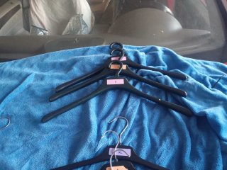 Lote de 60 perchas de plástico para ropa adulta