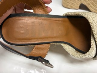 Sandalias Bimba y Lola piel y esparto Liquidación