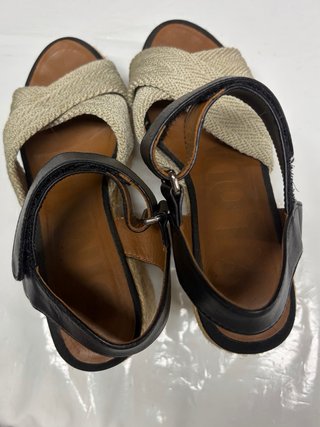 Sandalias Bimba y Lola piel y esparto Liquidación