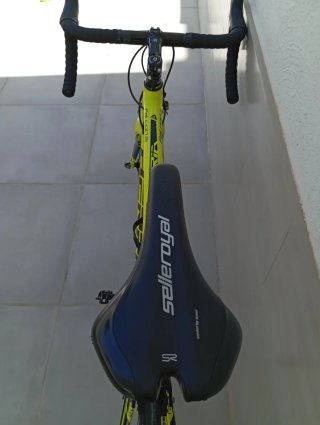 Bicicleta de carretera Berria Falcon 2.1