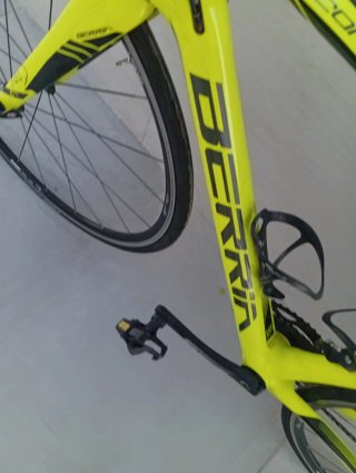 Bicicleta de carretera Berria Falcon 2.1