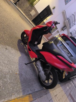Yamaha Jog R Scooter Roja