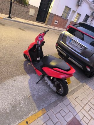 Yamaha Jog R Scooter Roja