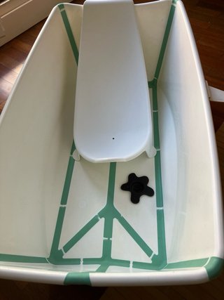 Bañera Stokke con adaptador