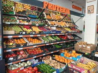 Estantería de supermercado metálica naranja  Lote