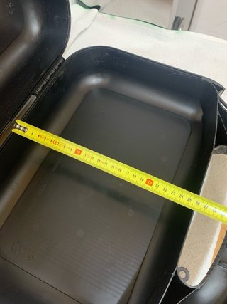 Maletín de herramientas plastico negro.