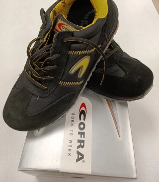 Zapatos de seguridad COFRA talla 42 sin estrenar.